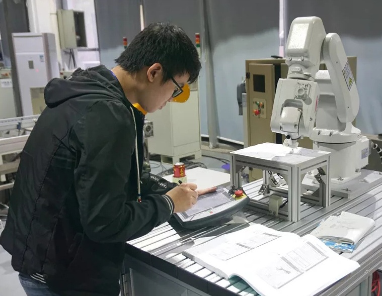 機(jī)器視覺(jué)技術(shù)助力工業(yè)機(jī)器人、自動(dòng)化行業(yè)不斷過(guò)步